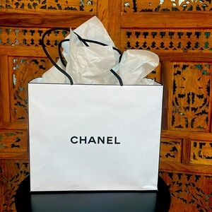 🌹CLASSIC CHANEL White Shopping Bag with black rope handles